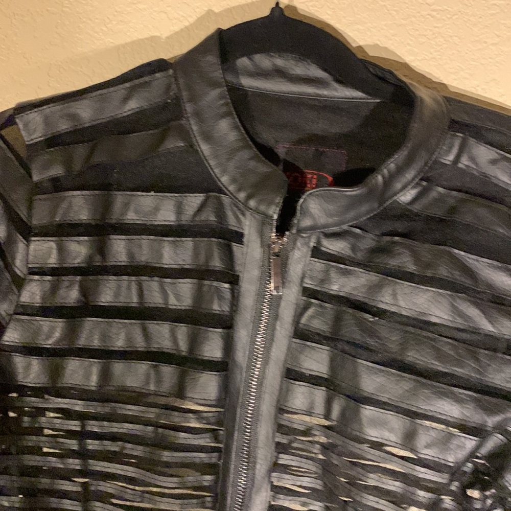 Leather jacket - Picture 2 of 3